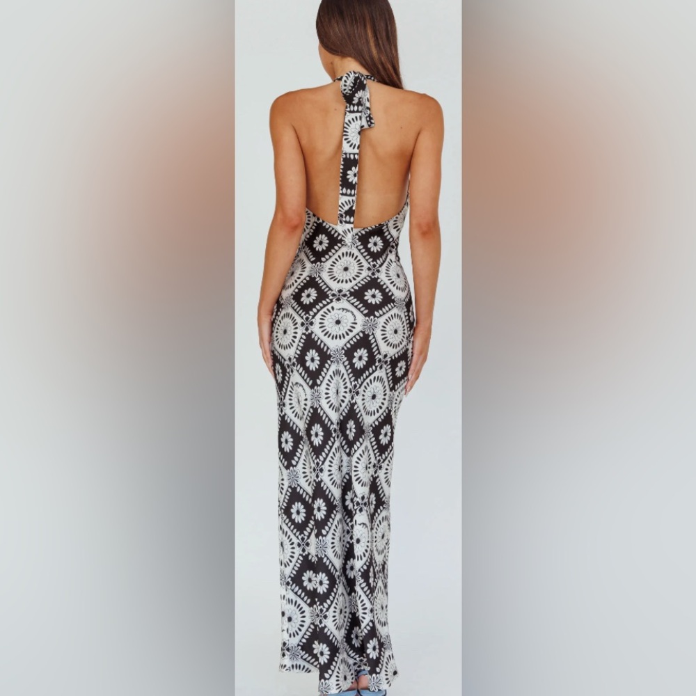 Selfie Leslie Black and White Abstract Floral Print Maxi Halter Dress - Size M - Picture 3 of 7